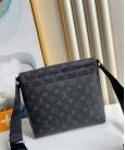 Чоловіча сумка Louis Vuitton District MM